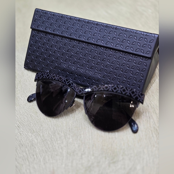 ALAIA Cateye Black Studded Women's Sunglasses, NWT and Package - Picture 6 of 13